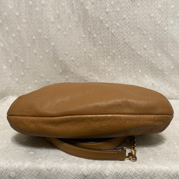 *SOLD*Tory Burch Marion Whipstitch Trimmed Pebbled Leather Shoulder Bag/Caramel - Picture 8 of 17